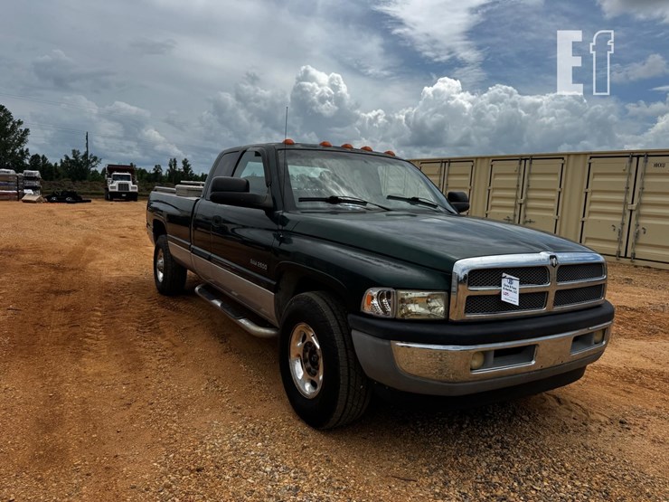 2001-dodge-2500-image-8