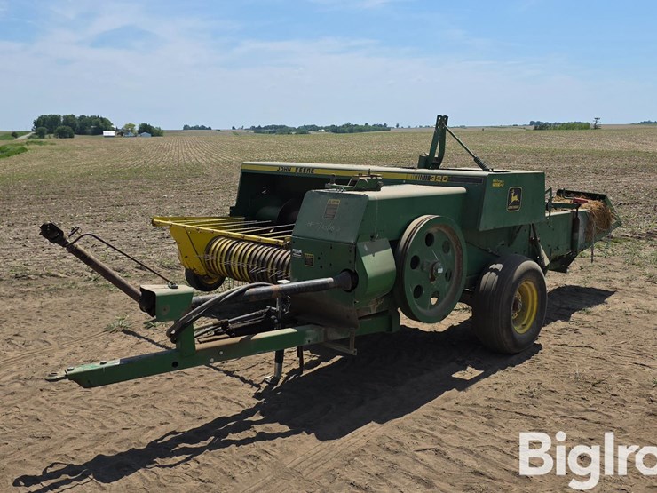 john-deere-328-image-1