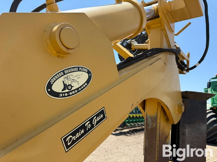 johnson-6'-pull-type-drainage-tile-plow-w/john-deere-igrade-image-15