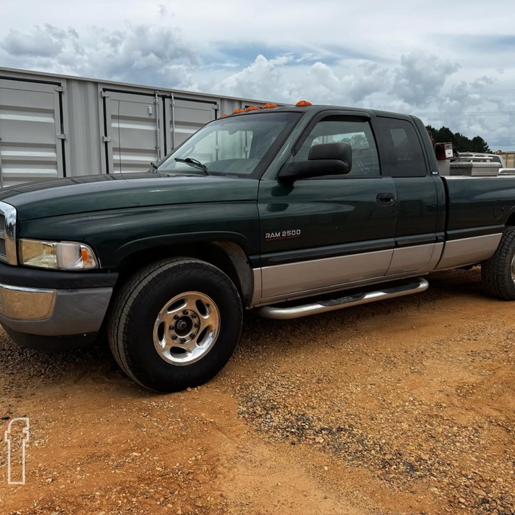 2001 DODGE 2500