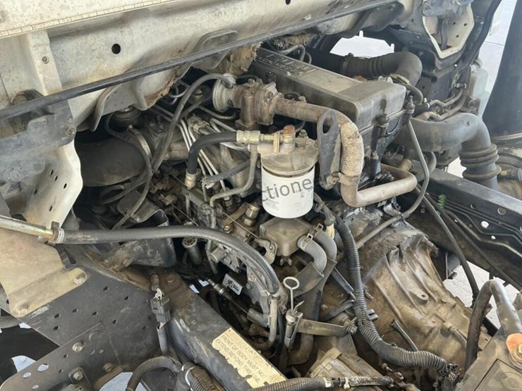 2001-isuzu-npr-image-13