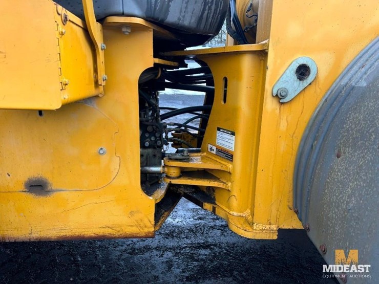 2009-deere-644k-image-14