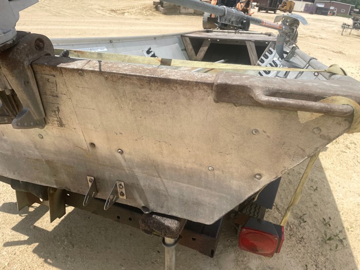#2001-•-14'-landau-aluminum-boat-with-a-mud-motor-(no-title)-image-20