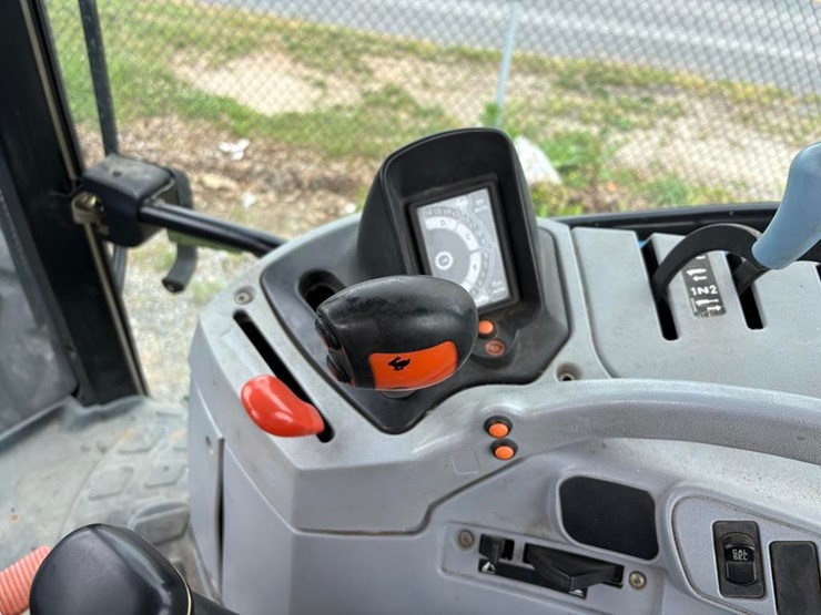 new-holland-t6050-image-24