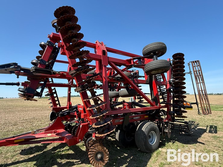 2011-case-ih-330-image-12