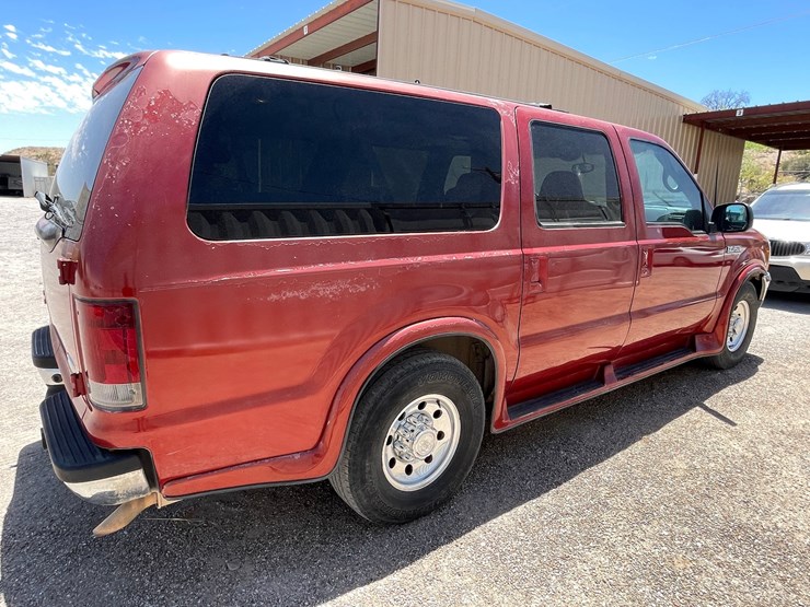 2002-ford-excursion-image-102