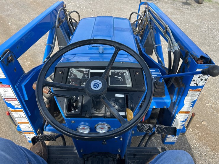 new-holland-tc30-image-11