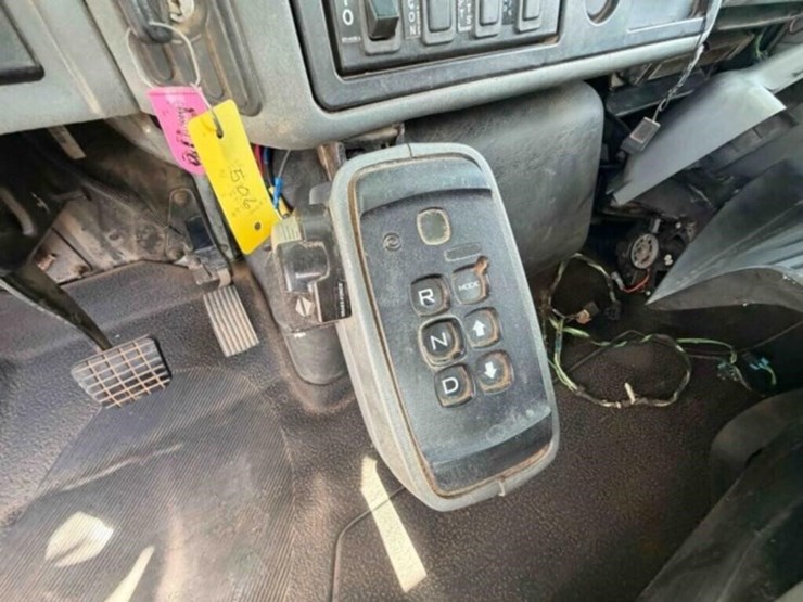 2005-international-durastar-4300-image-8