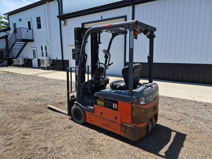#1374-•-2021-toyota-8fbe18u-forklift-image-3