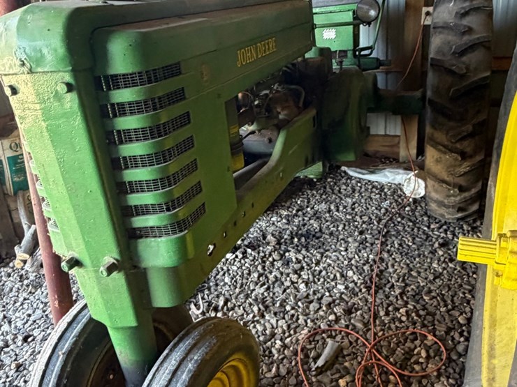 john-deere-b-image-4