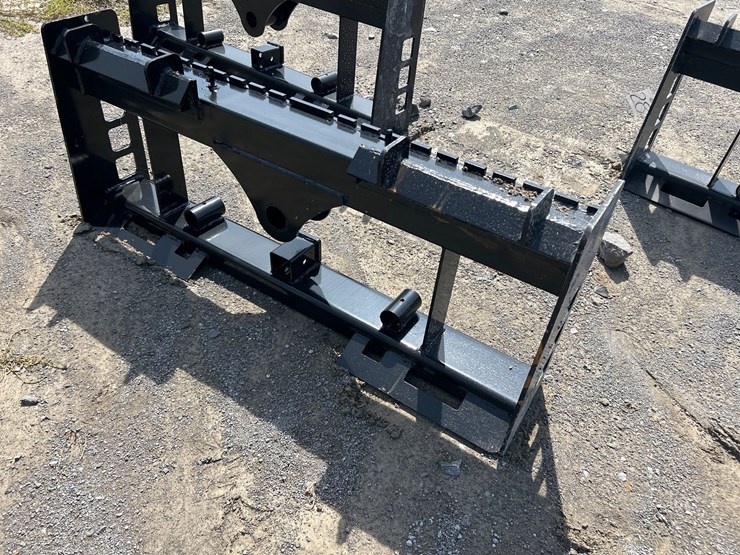 #22-•-skid-steer-pallet-fork-frame-image-2