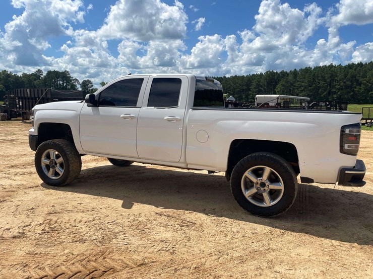 2014-chevrolet-silverado-1500-lt-image-2