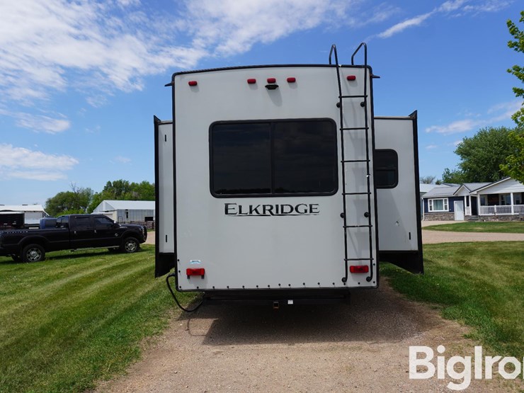 2021-heartland-elkridge-37bar-37'-camper-w/3-large-slide-outs-image-14