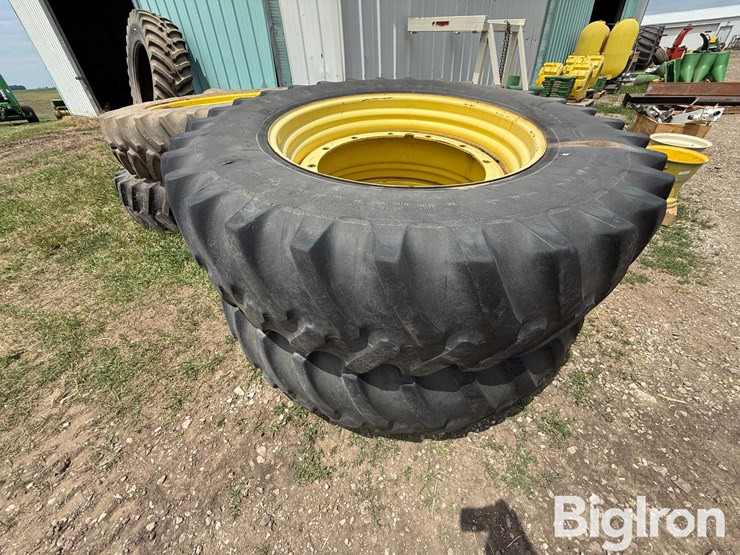 deere-tires-image-1