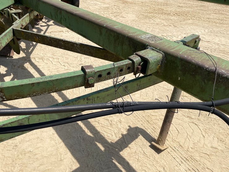 john-deere-2500-image-39