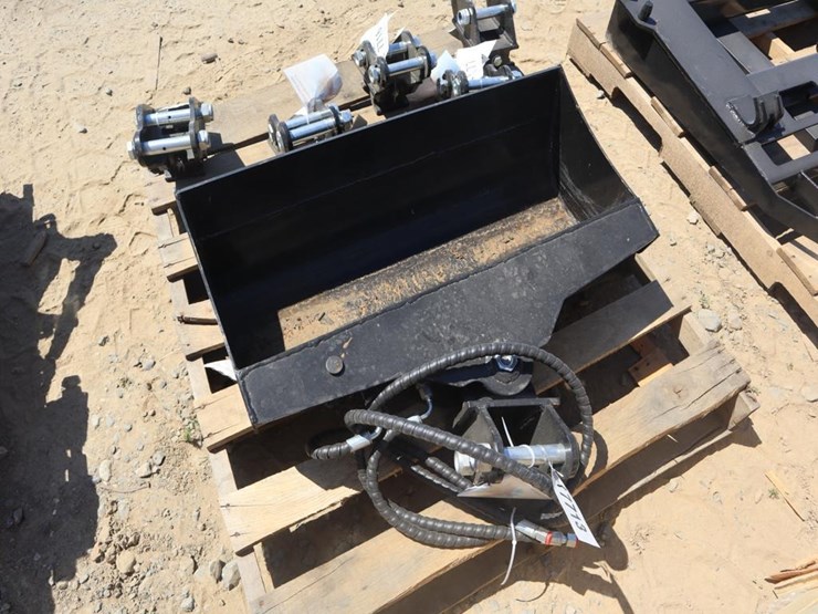 tpm-32"-hydraulic-tilt-bucket-image-4