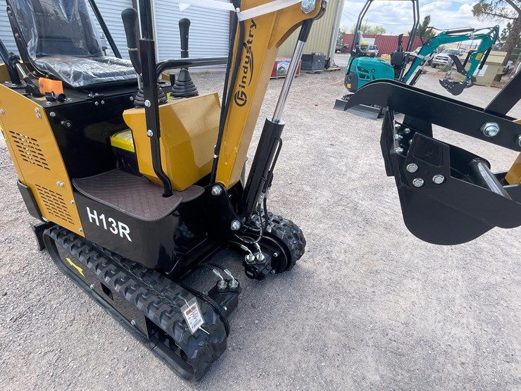 #2650-•-unused-cfg-mini-excavator-image-27