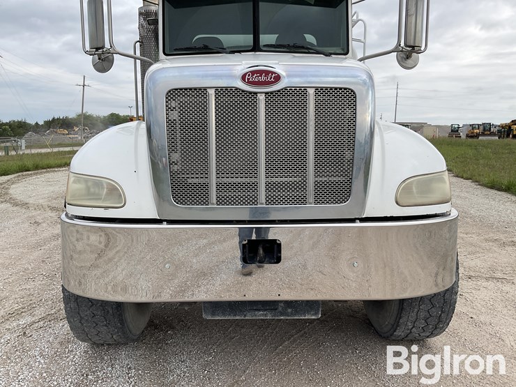 2008-peterbilt-340-image-12