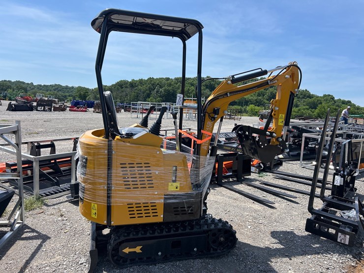 #78-•-2026-ats--rt15r-mini-excavator-image-3