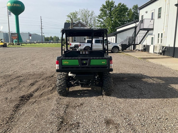 2024-john-deere-gator-image-4
