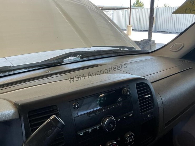 2013-chevrolet-silverado-1500-image-19