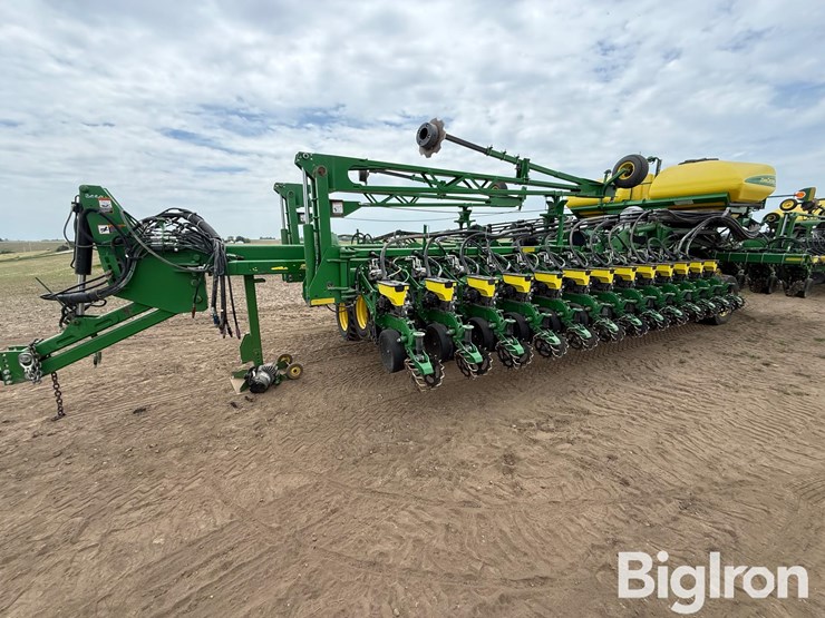 2018-john-deere-db60-image-1