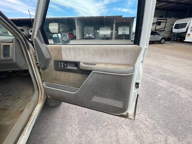 1992-chevrolet-k2500-image-56