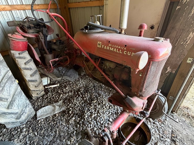 ihc-cub,-￼has-belly-mower-image-2