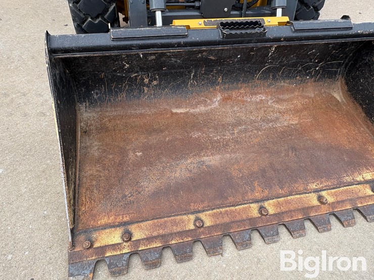 2018-deere-316gr-image-13