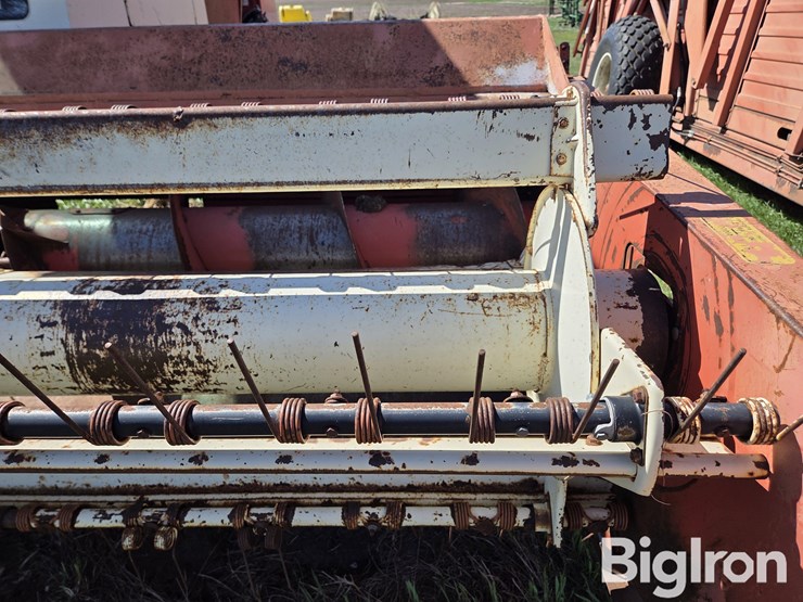 hesston-6600-image-19