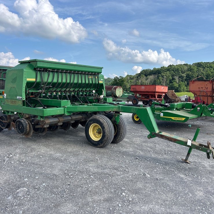 JOHN DEERE 1590