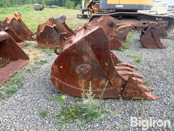 2004-geith-volvo-s2-48”-excavator-bucket-image-4