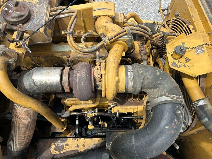 caterpillar-d250e-image-37
