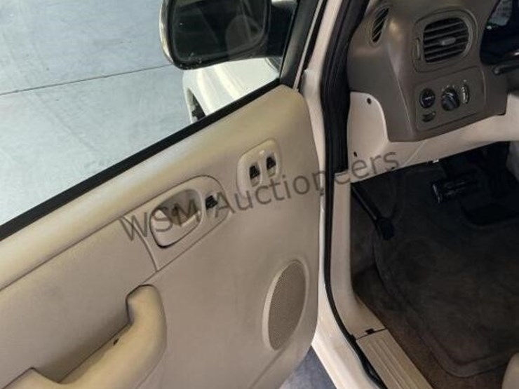 2005-dodge-grand-caravan-image-24