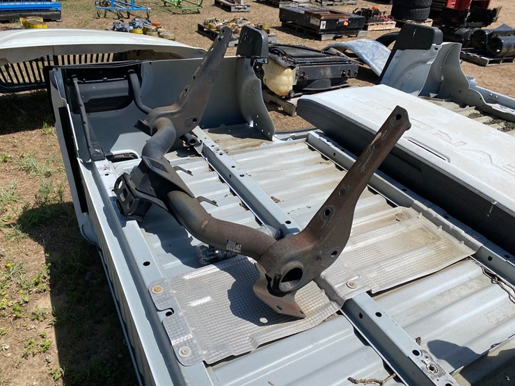 #7418-•-2020-and-newer-chevrolet-take-off-box-with-tailgate-(antigo,-wi)-image-13
