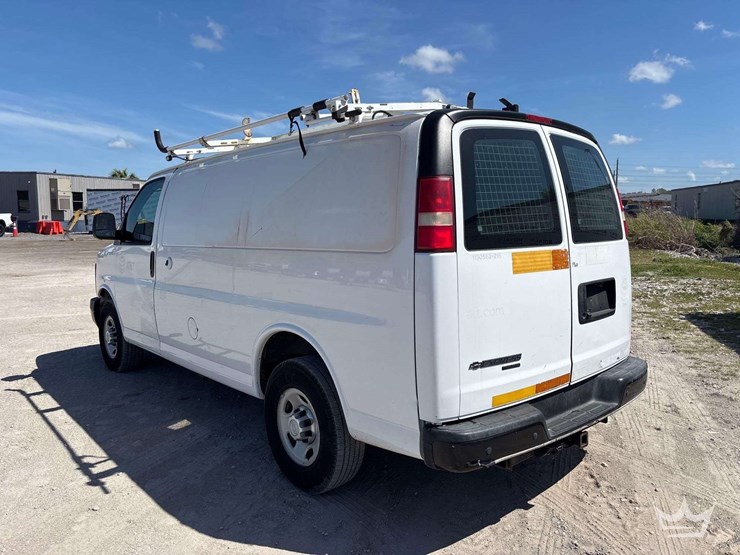 2015-chevrolet-express-2500-image-4