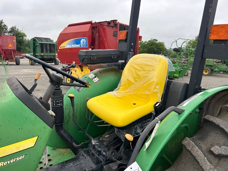 john-deere-5205-image-10