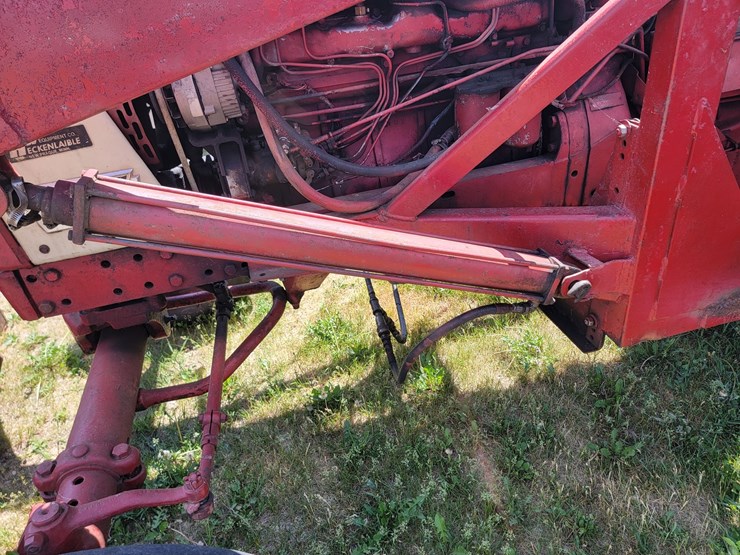 case-ih-farmall-706-image-5