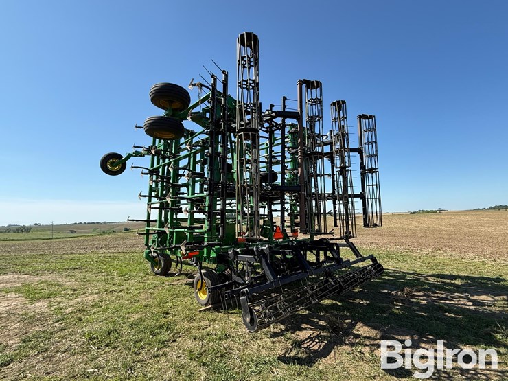 2014-john-deere-2210-image-7