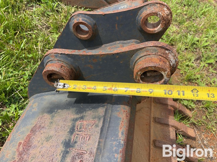 case-new-holland-24”-backhoe-bucket-image-11