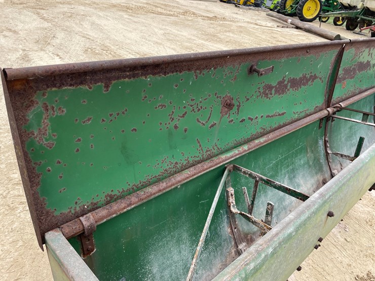 #2015-•-antique-john-deere-lime-spreader-image-25