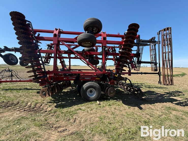 2011-case-ih-330-image-13