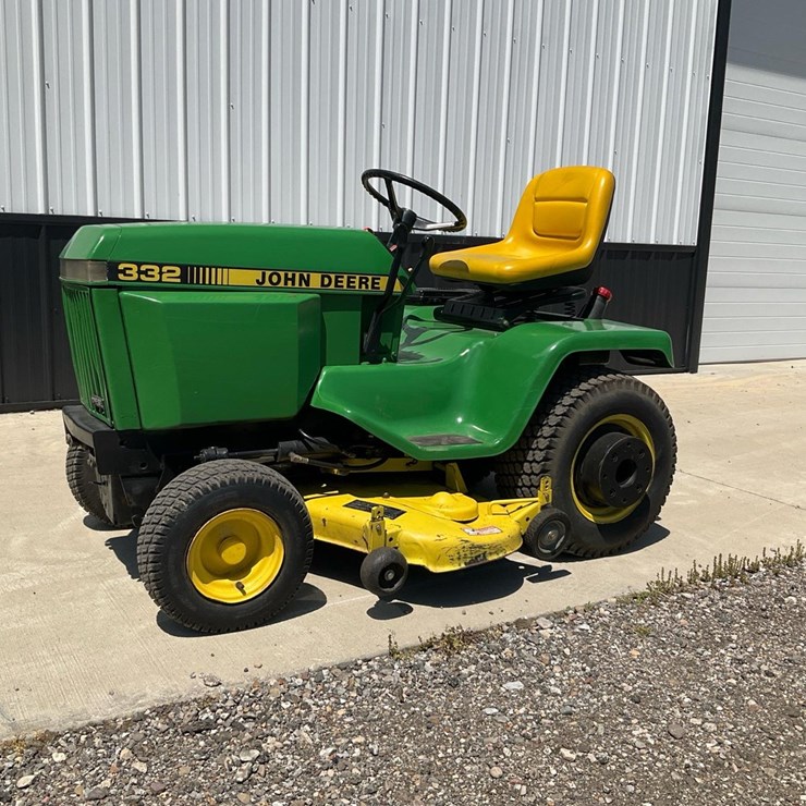JOHN DEERE 332