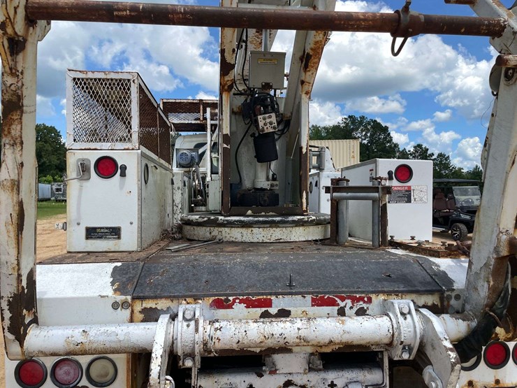 2008-international-durastar-4300-image-16