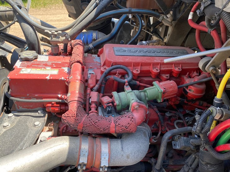 2013-freightliner-114sd-image-43