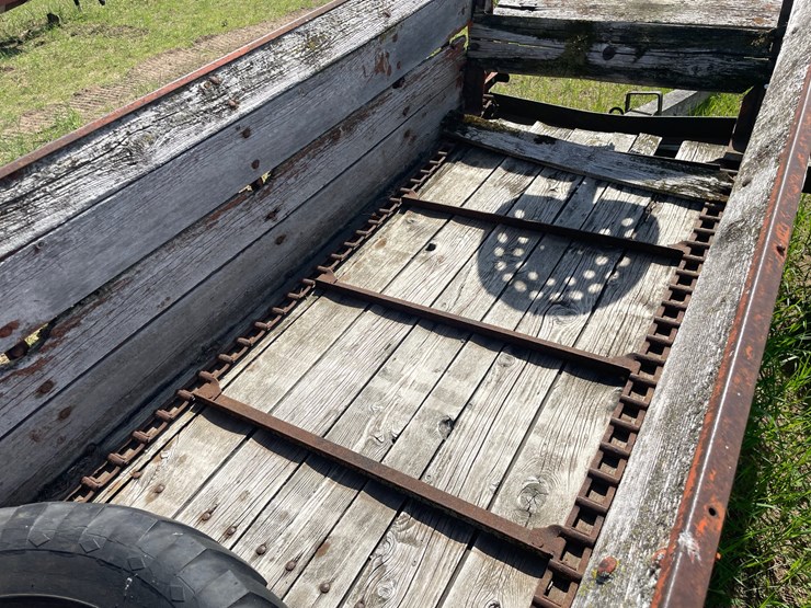 #2010-•-vintage-manure-spreader-(colfax-wi)-image-24