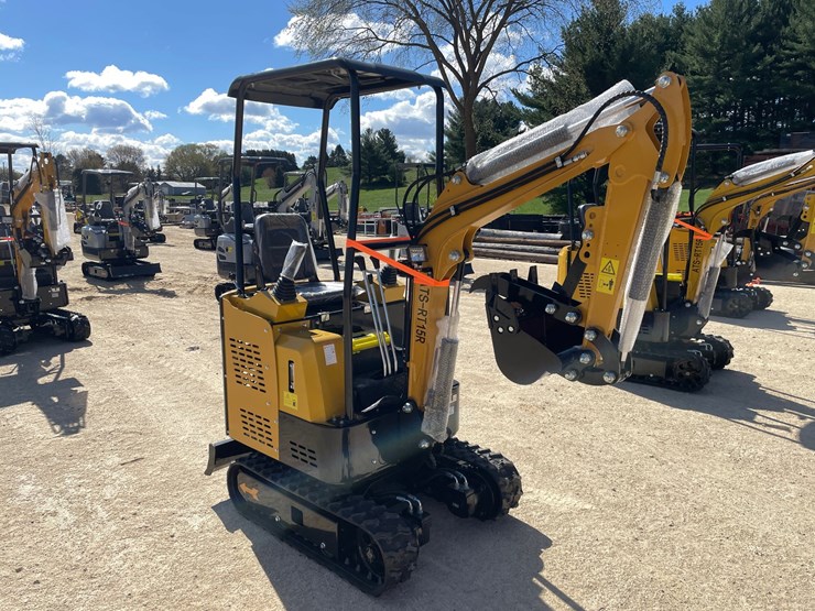 #1102-•-new-ats-rt15r-mini-excavator-image-2