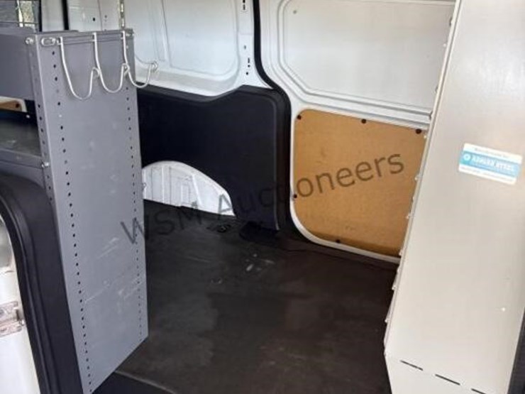 2015-ford-transit-connect-image-10