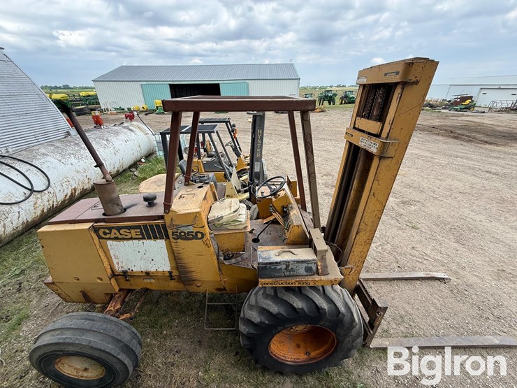 case-585d-construction-king-rough-terrain-forklift-image-4