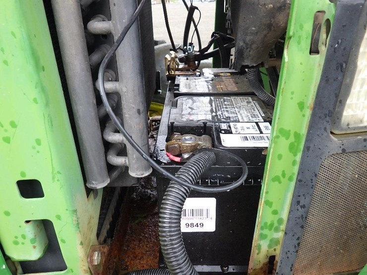 john-deere-210-image-29